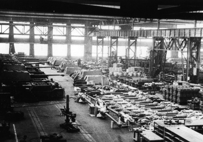 PaK 40 stacked cannons, and future Ferdinand felling