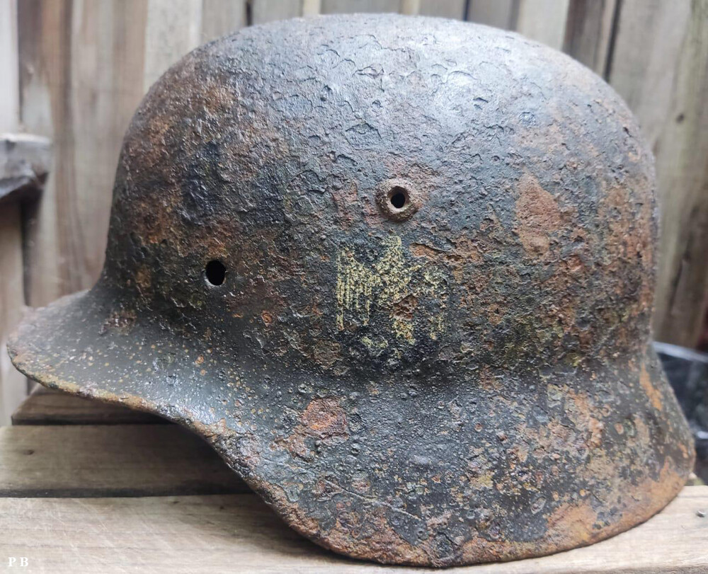 Wehrmacht helmet M35 / from Rzhev