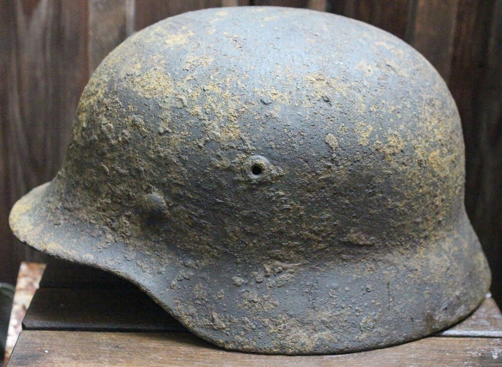 German helmet M40 / from Novgorod