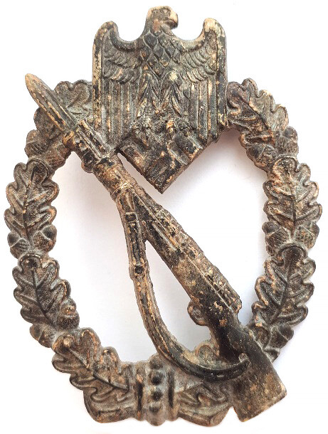 Infantry Assault Badge / from Sevastopol