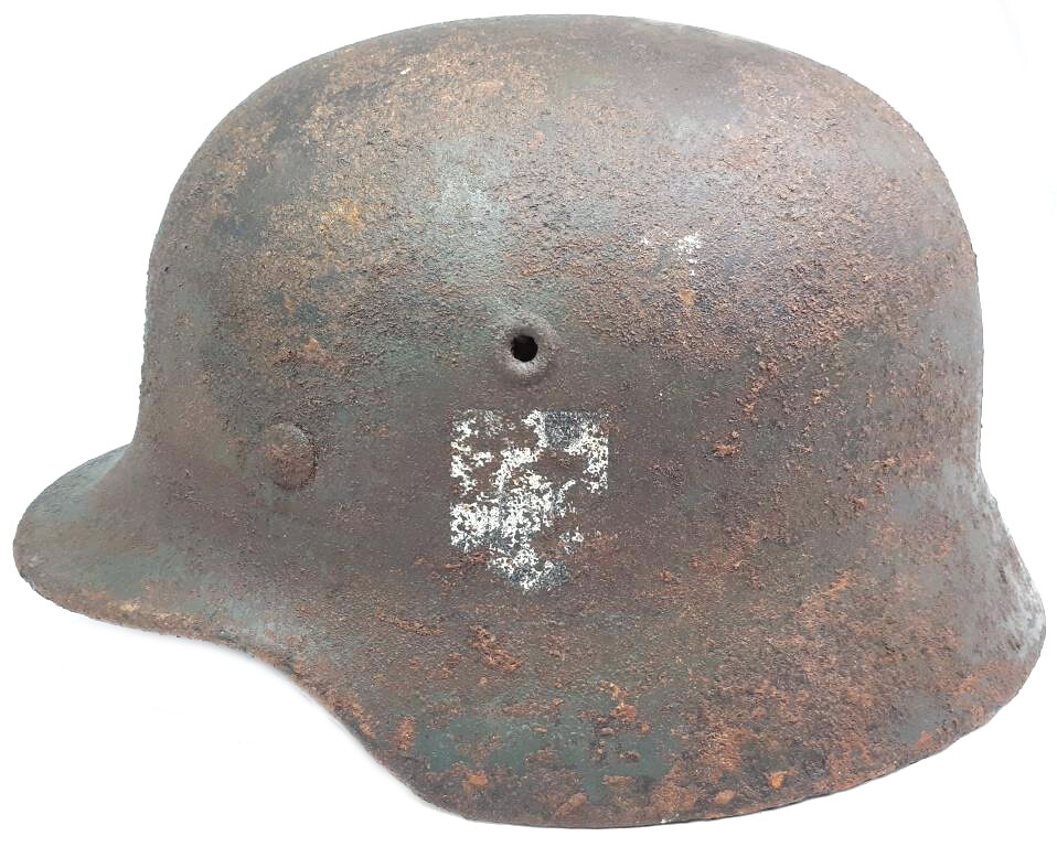 Wehrmacht helmet M40 / from Stalingrad