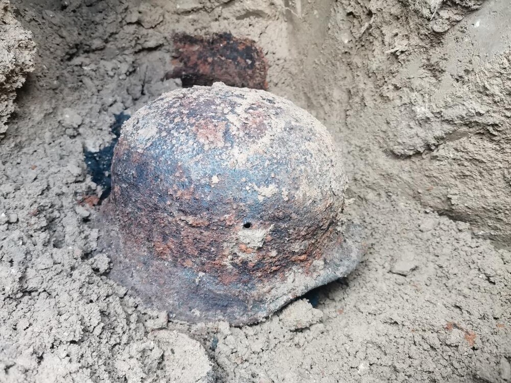 German helmet M40 / from Stalingrad