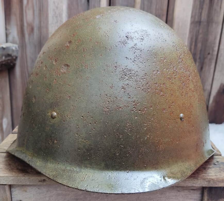 Soviet helmet SSh40 / from Leningrad