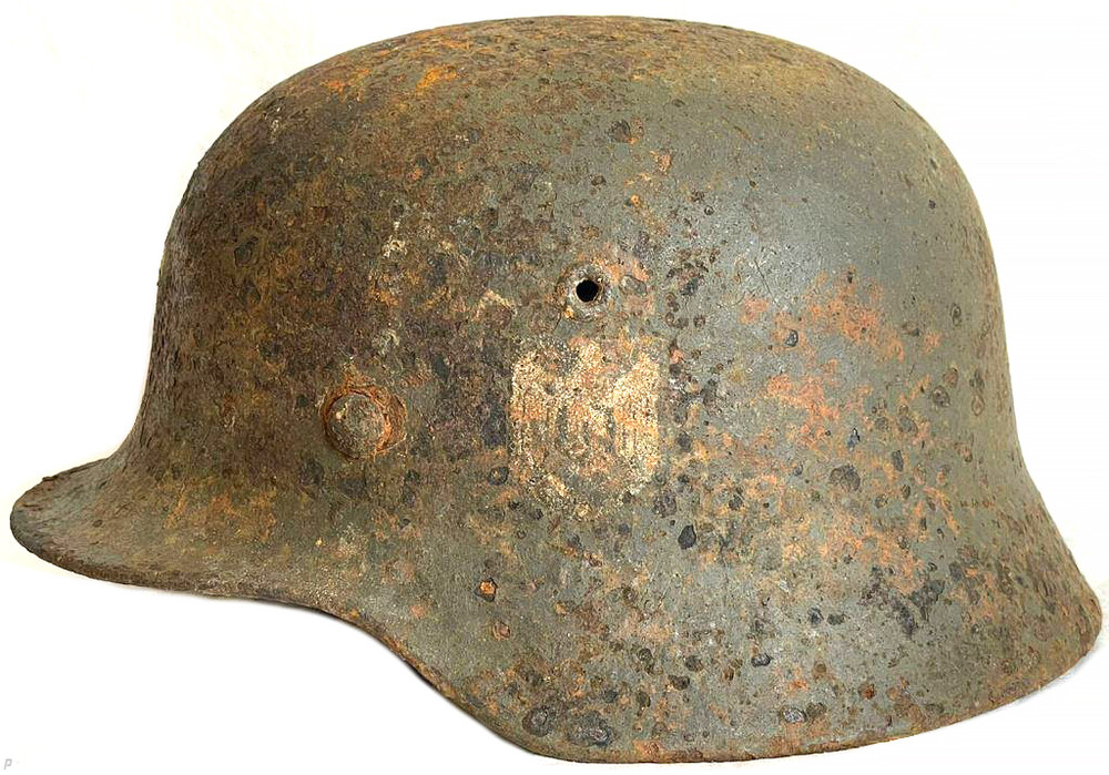 Wehrmacht helmet M40 / from Smolensk