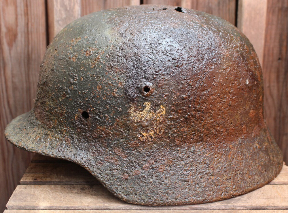 Wehrmacht helmet M35 / from Novgorod