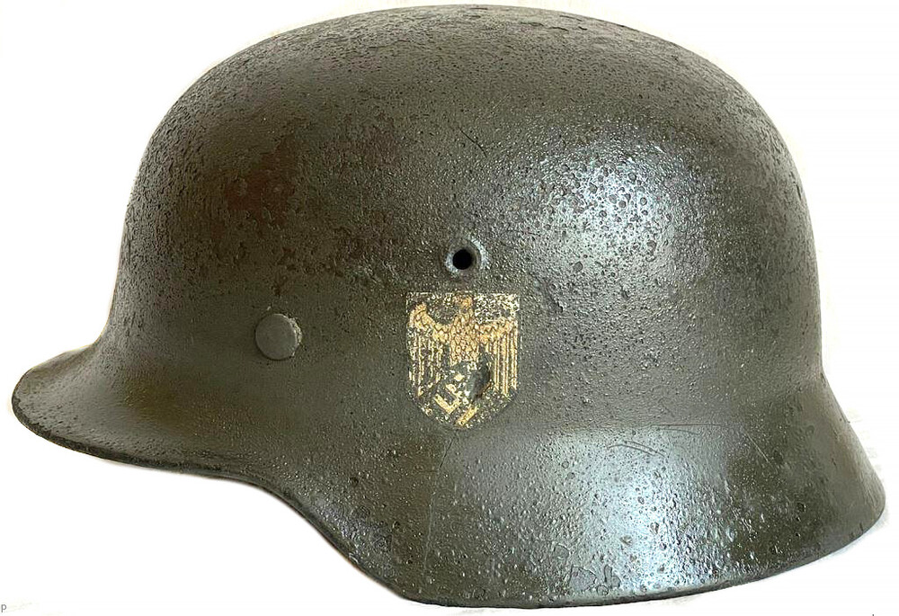 Wehrmacht helmet M40 / from Leningrad