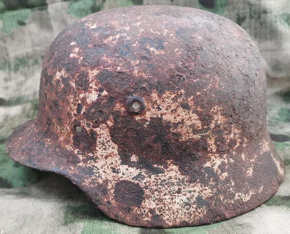 Winter camo helmet M40 / from Novgorod