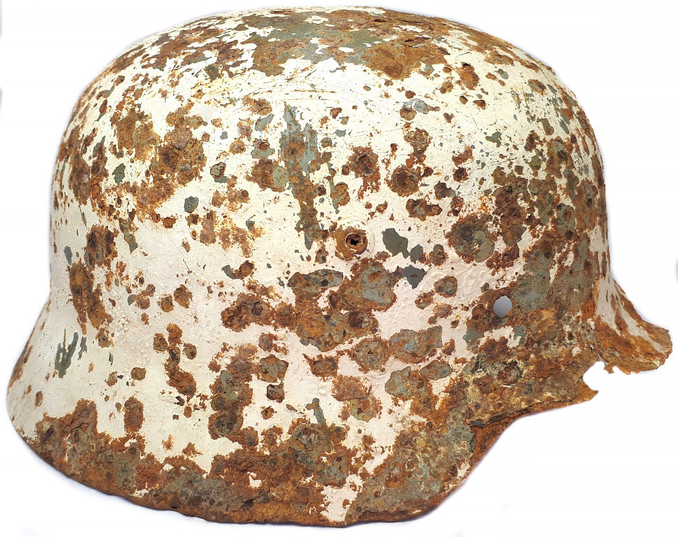 Winter camo German helmet M35 / from Leningrad