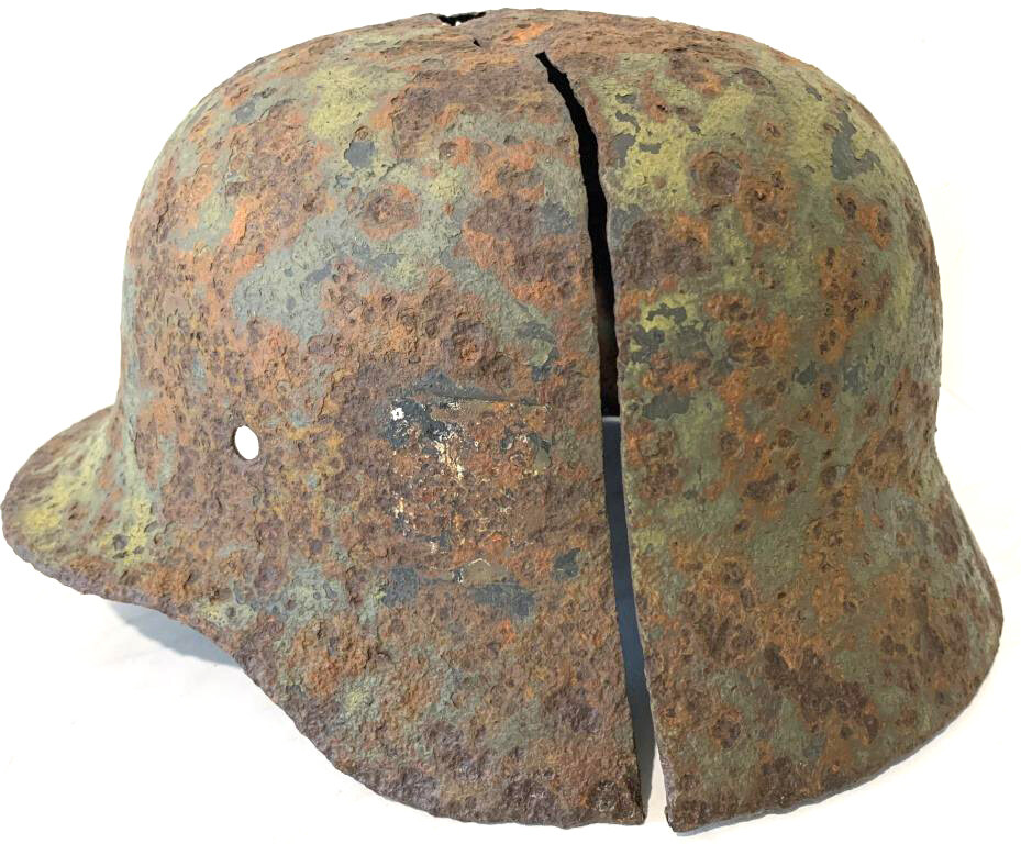 German helmet M35 / from Leningrad