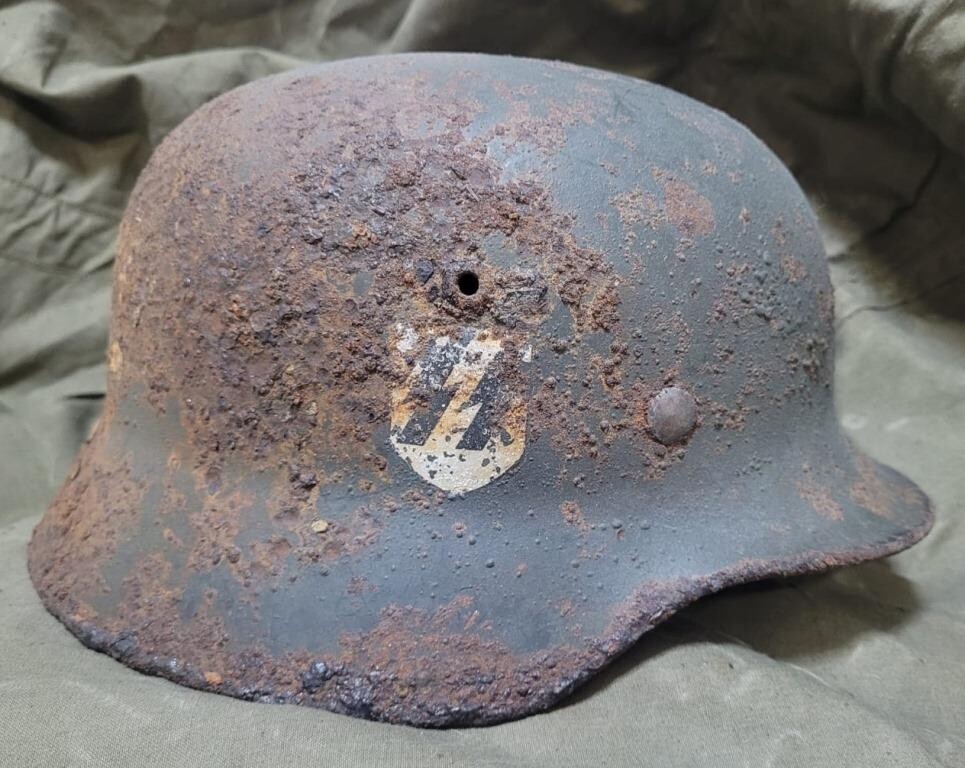 Waffen SS helmet M35 / from Rzhev