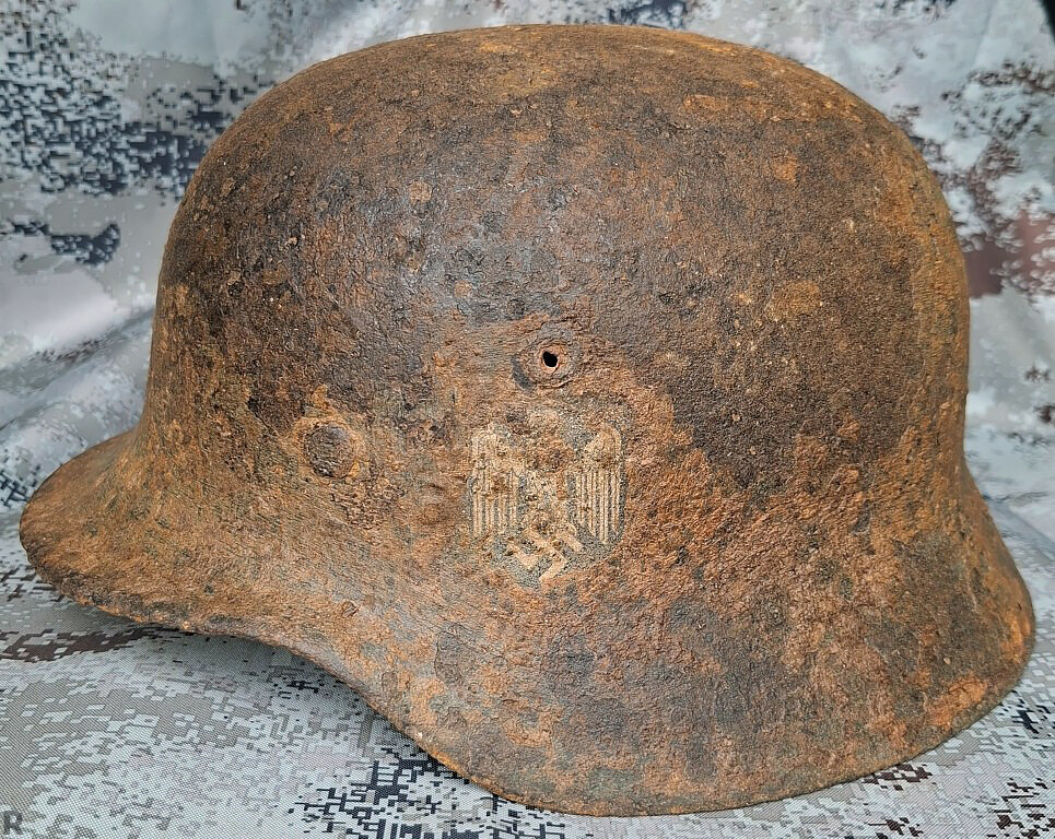 Wehrmacht helmet M40 / from Demyansk