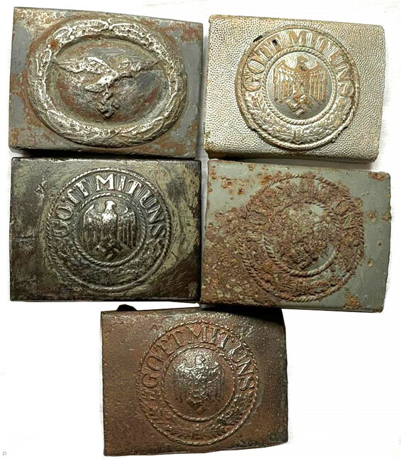 Set of German belt buckles / from Stalingrad