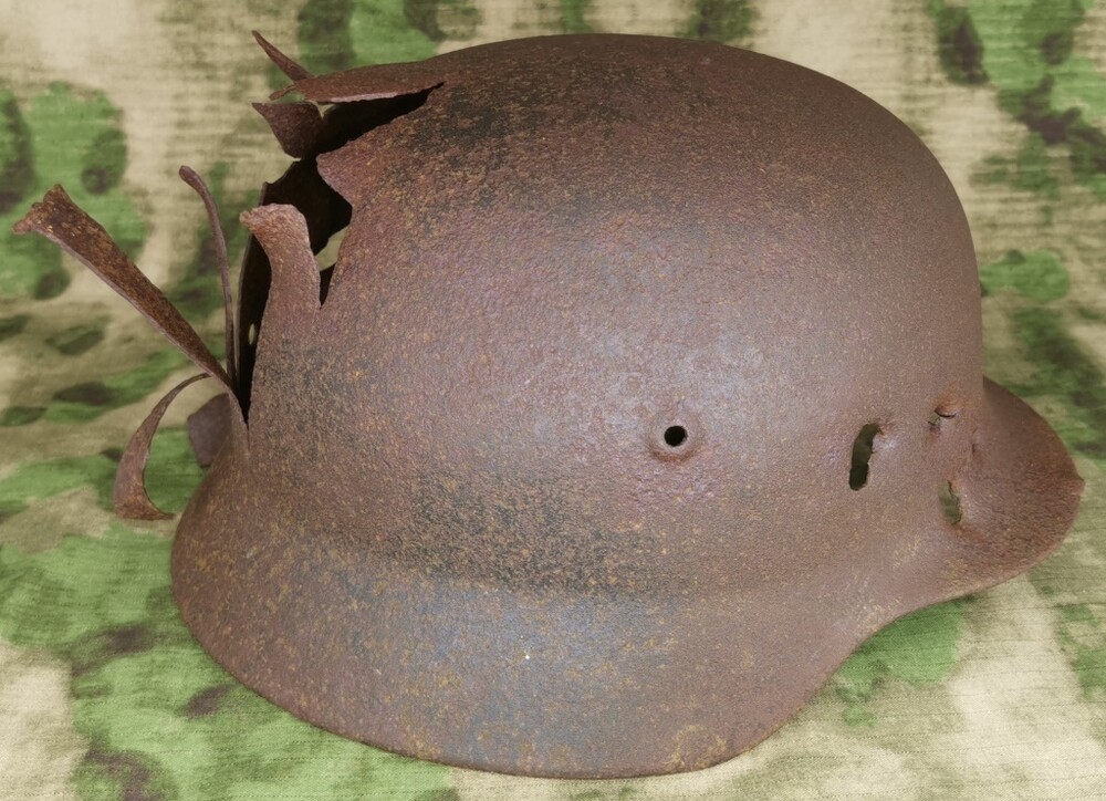 German helmet M40 / from Leningrad