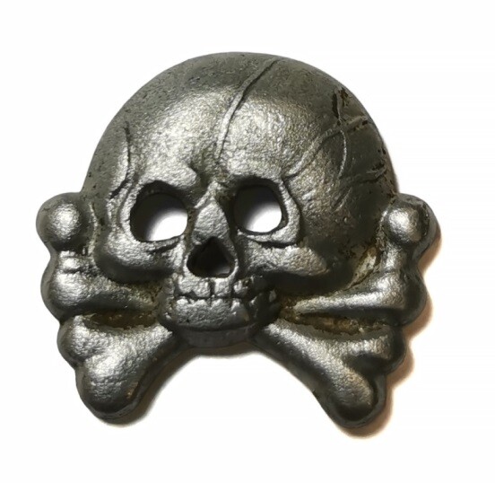 Panzer collar tab skull / from Stalingrad