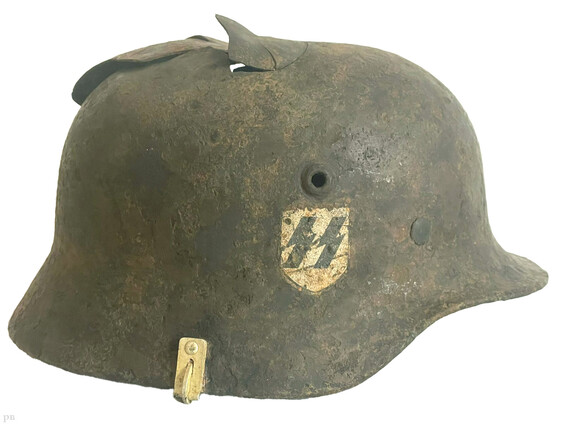 Waffens-SS helmet M40 / from Demyansk