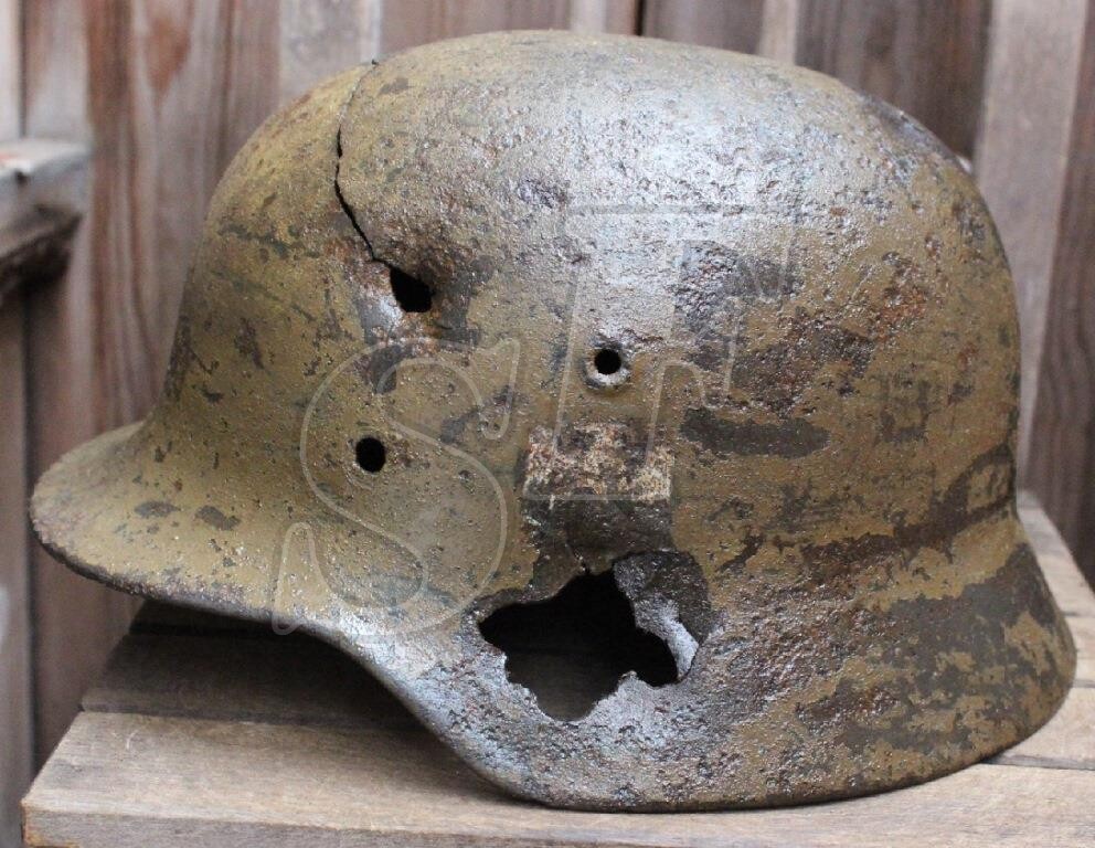 Wehrmacht helmet M40 / from Karelia