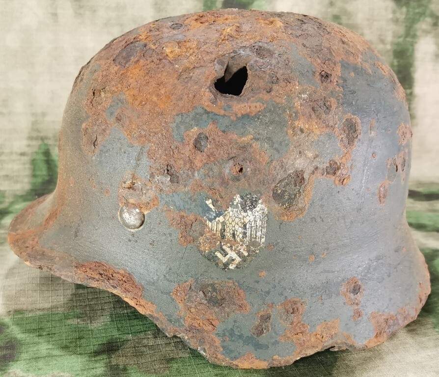 Wehrmacht helmet M35 DD / from Stalingrad