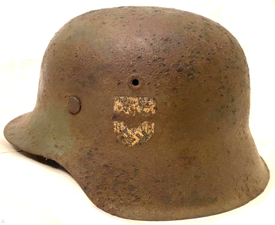 Wehrmacht helmet M42 / from Leningrad