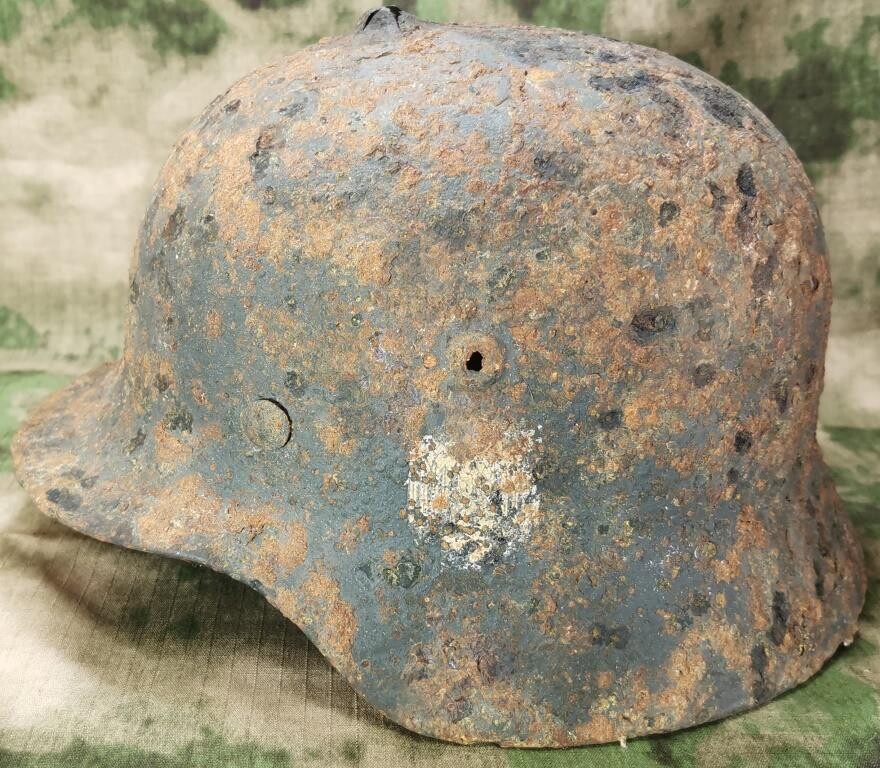 Wehrmacht helmet M40 / from Stalingrad