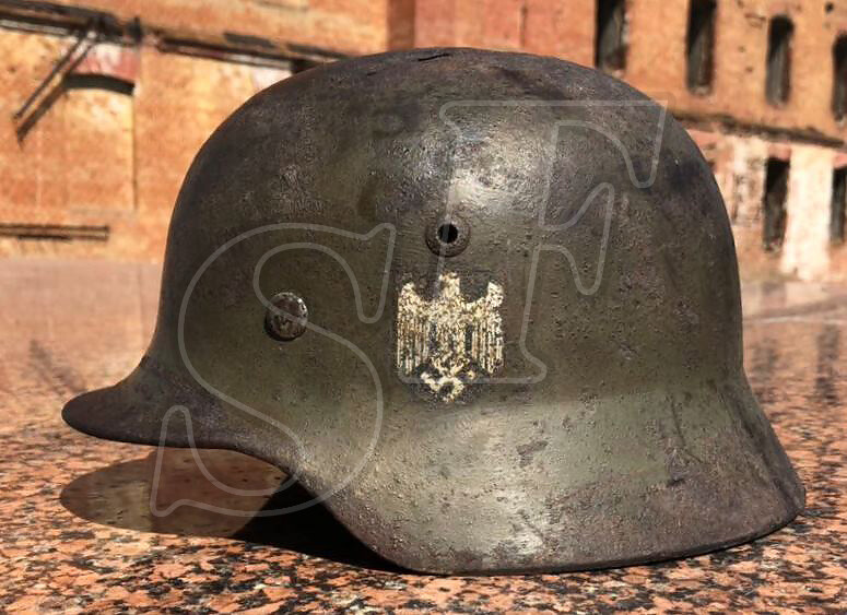 Wehrmacht helmet M35 / from Stalingrad