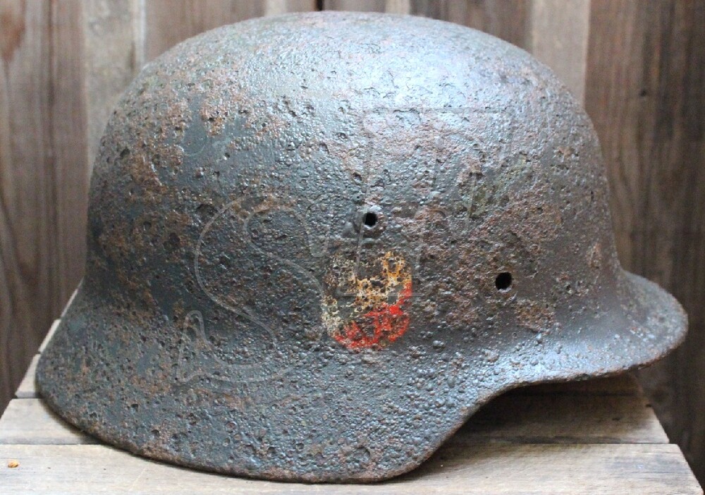 Wehrmacht helmet M35 / from Novgorod