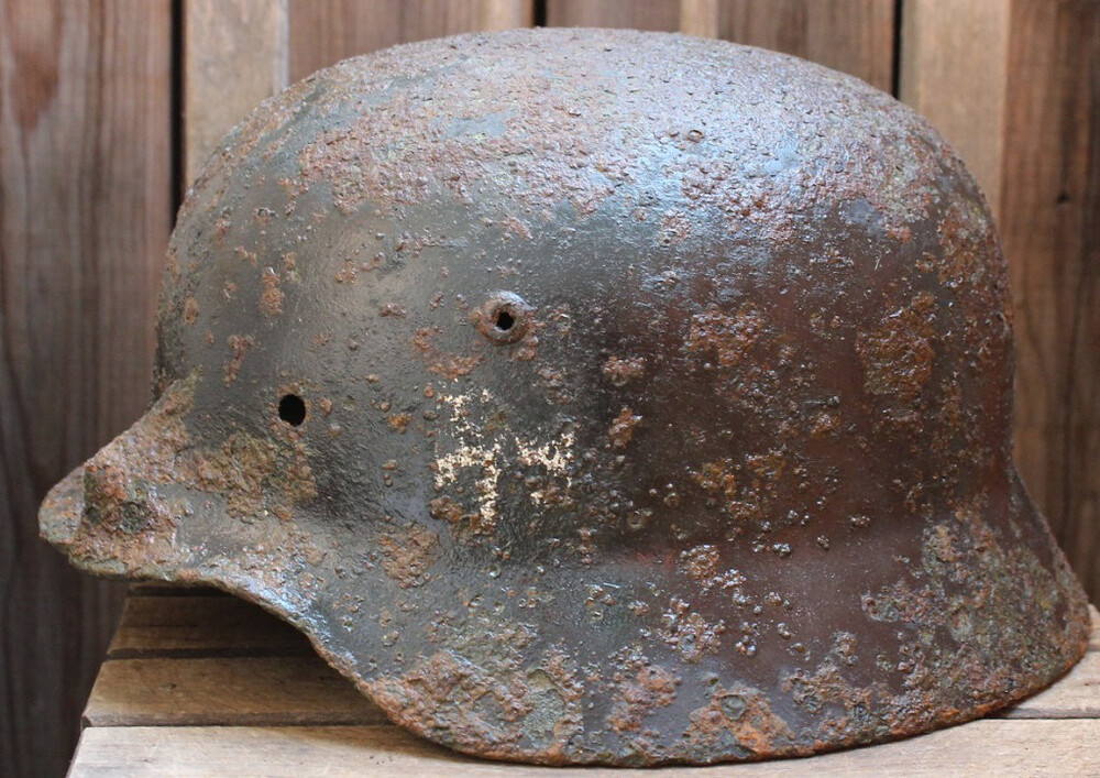Wehrmacht helmet M35 / from Smolensk