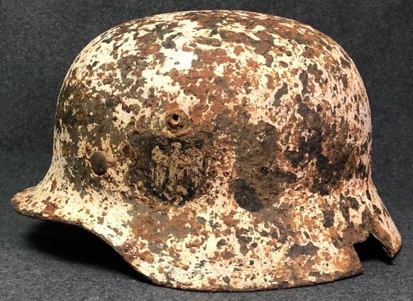 Winter camo Wehrmacht helmet M35 DD / from Leningrad