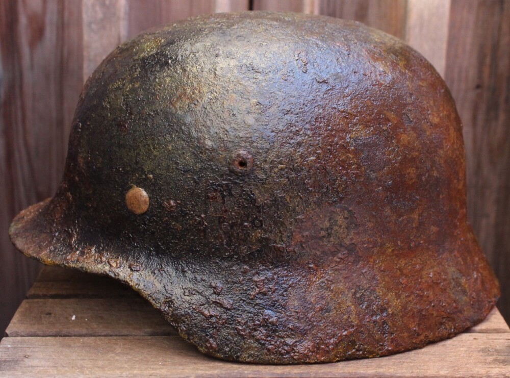 German helmet M35 / from Leningrad