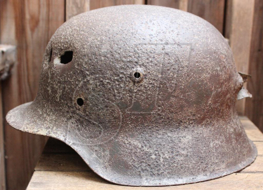 German helmet M42 / from Leningrad