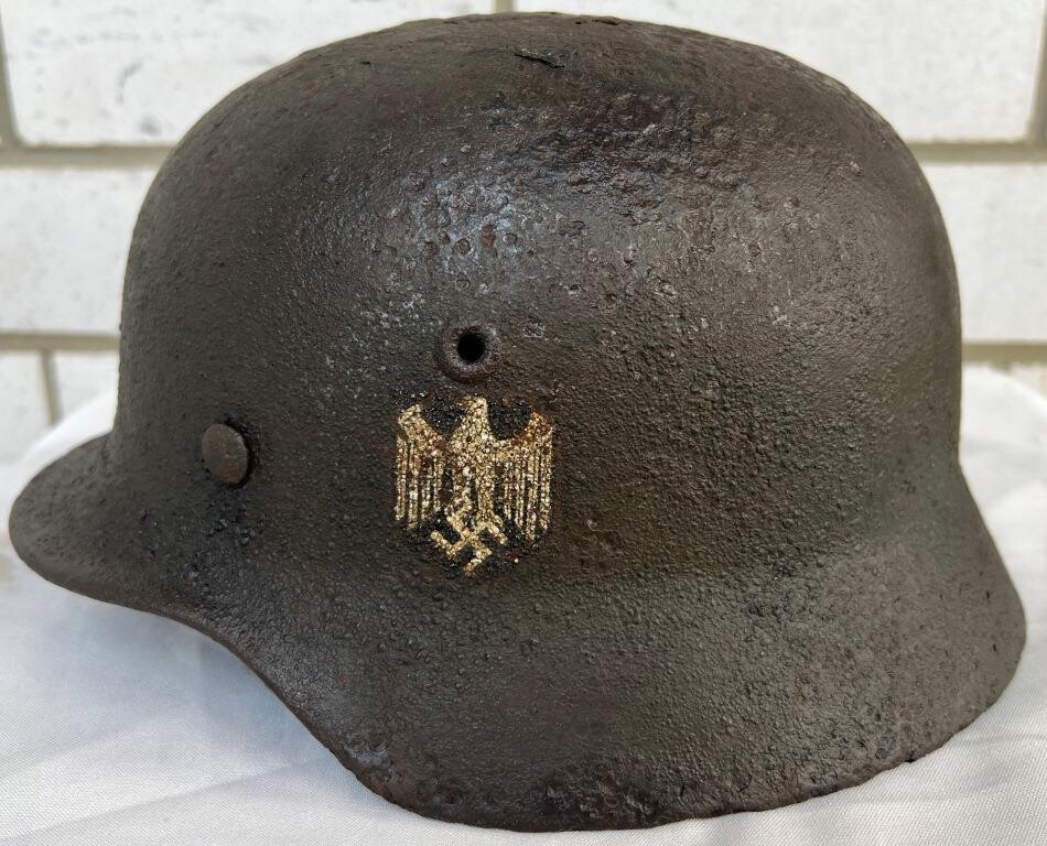Wehrmacht helmet M40 / from Stalingrad