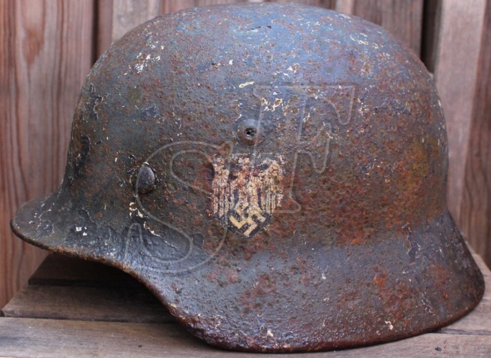 Wehrmacht helmet M35 / from Stalingrad