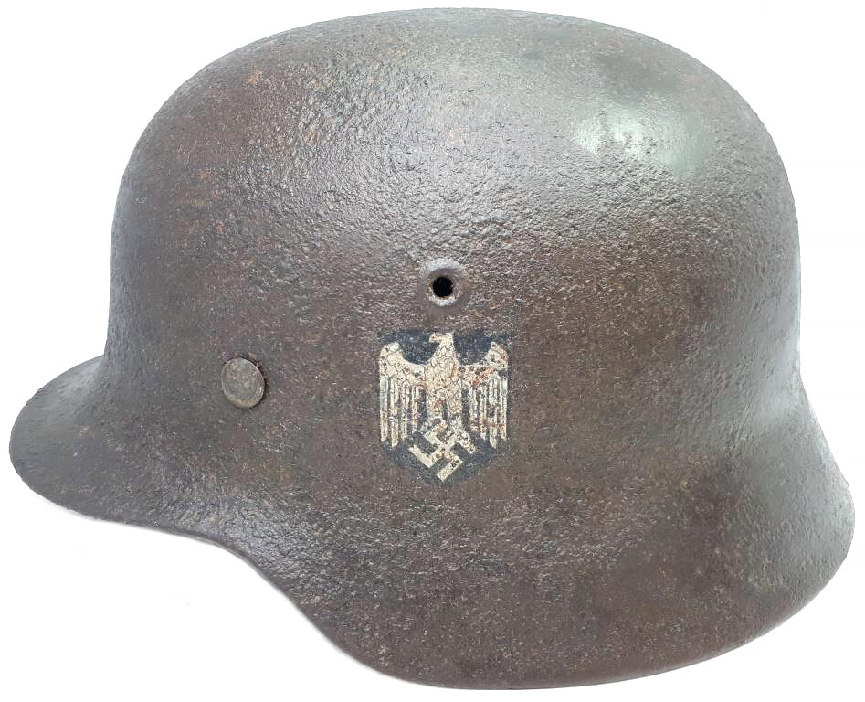 Wehrmacht helmet M40 / from Stalingrad