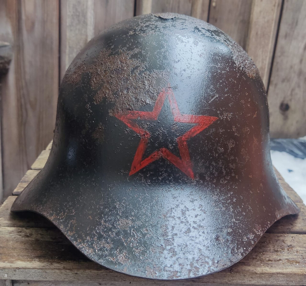 Soviet helmet SSh39 / from Leningrad