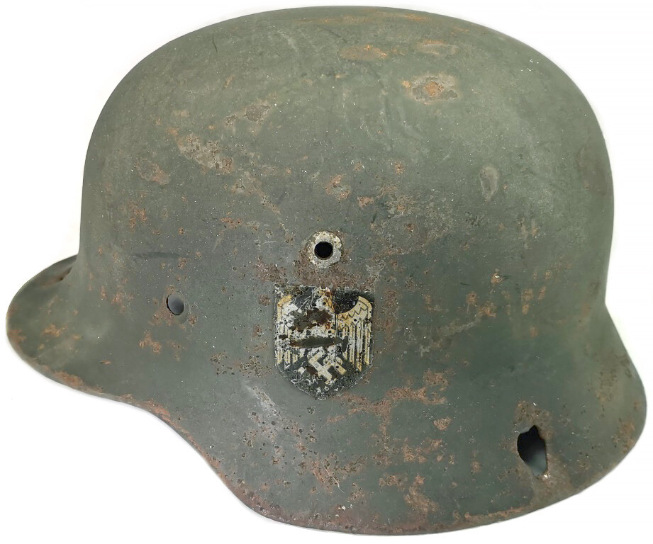 Wehrmacht helmet M35 / from Stalingrad