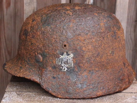 Wehrmacht helmet M35 / from Smolensk
