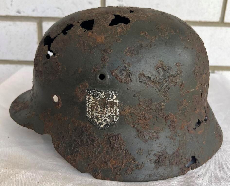 Wehrmacht helmet M40 / from Novgorod