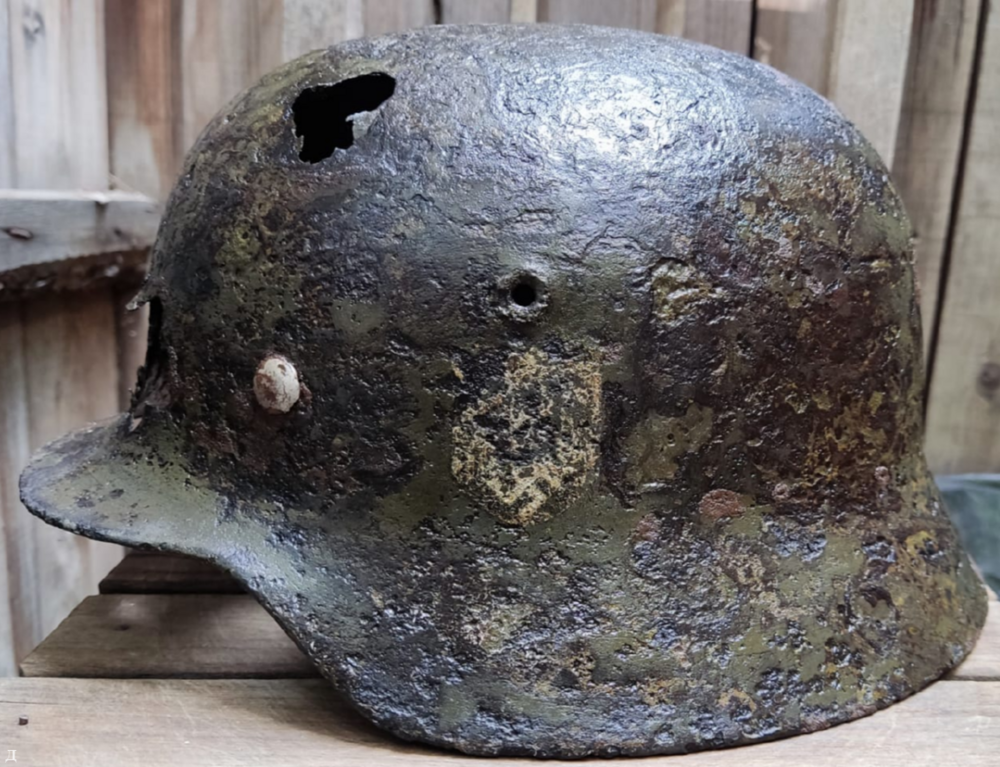 Wehrmacht helmet M40 / from Novgorod