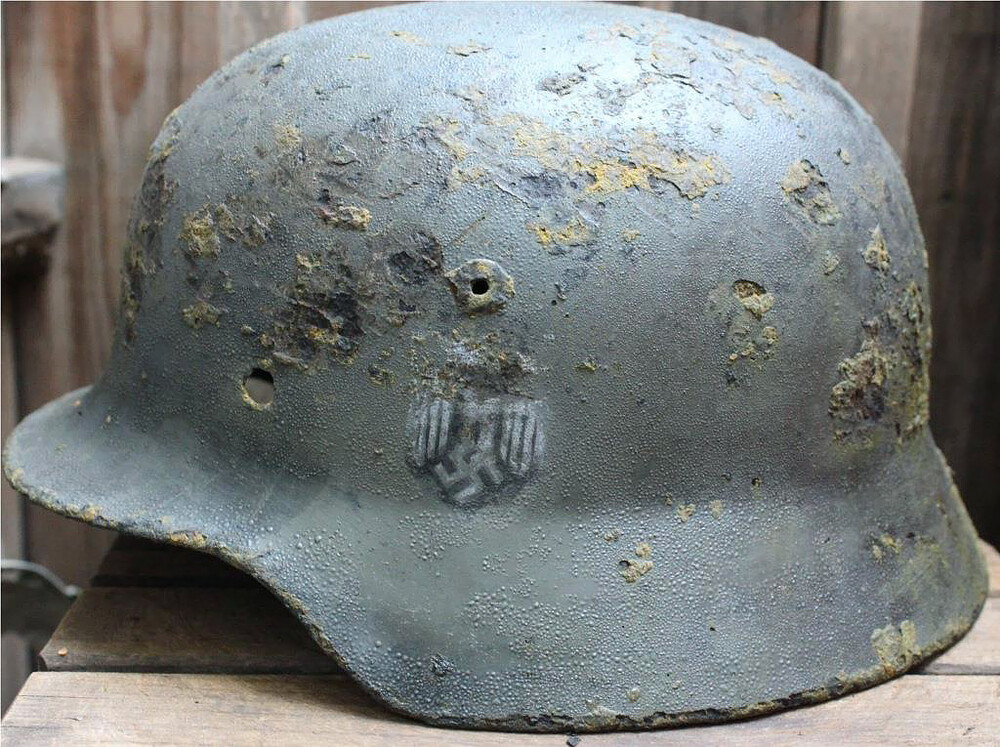 Wehrmacht helmet M35 / from Novgorod