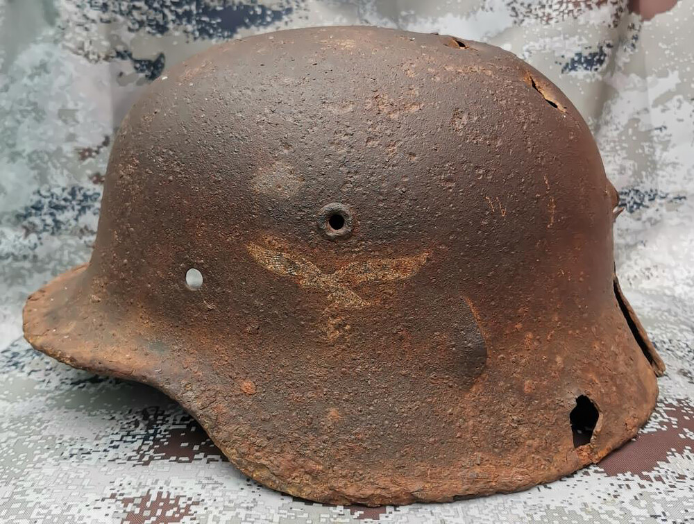 Luftwaffe helmet M40 / from Stalingrad