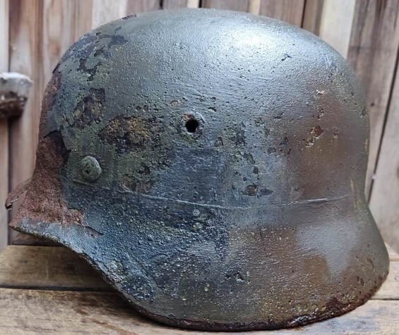Wehrmacht helmet M40 / from Novgorod