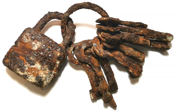 Padlock with keys / from Stalingrad