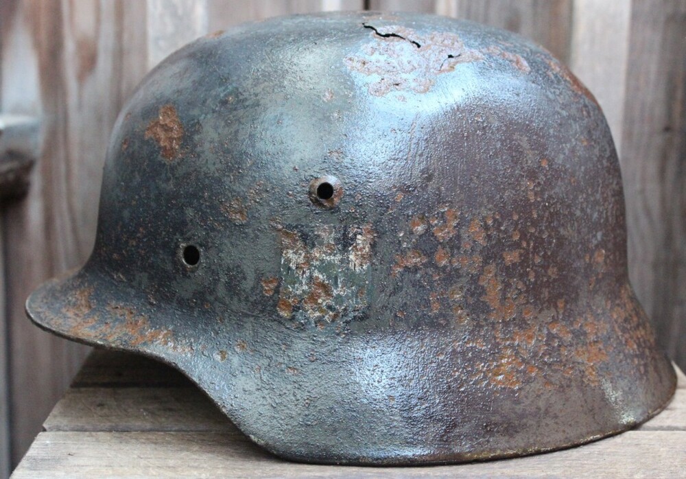 Wehrmacht helmet M35 DD / from Novgorod