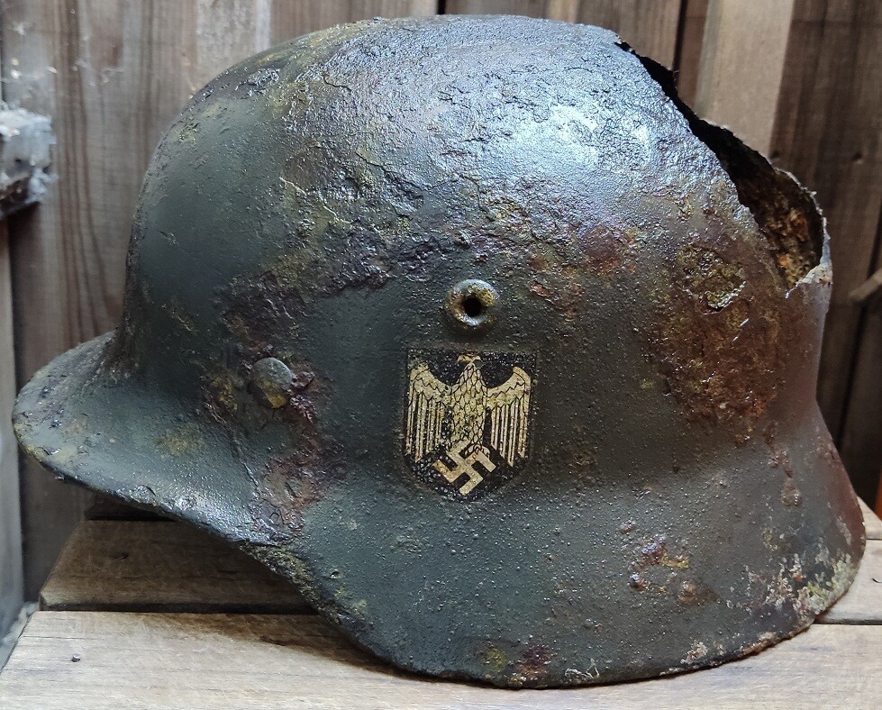 Wehrmacht helmet M40 / from Vyazma