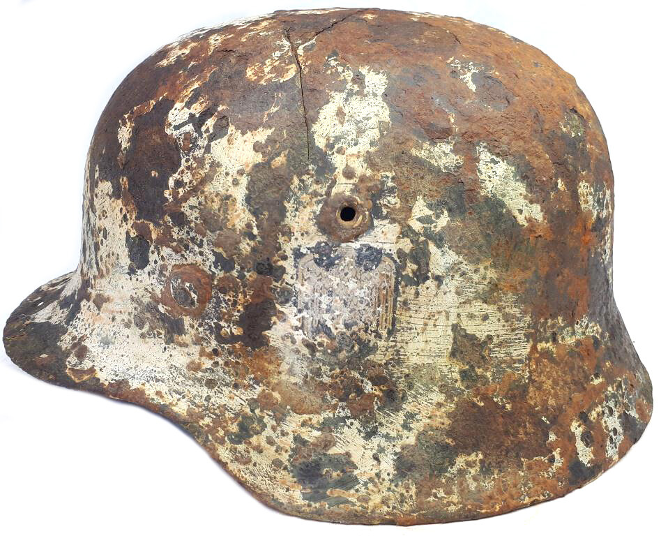 Winter camo Wehrmacht helmet M40 / from Stalingrad