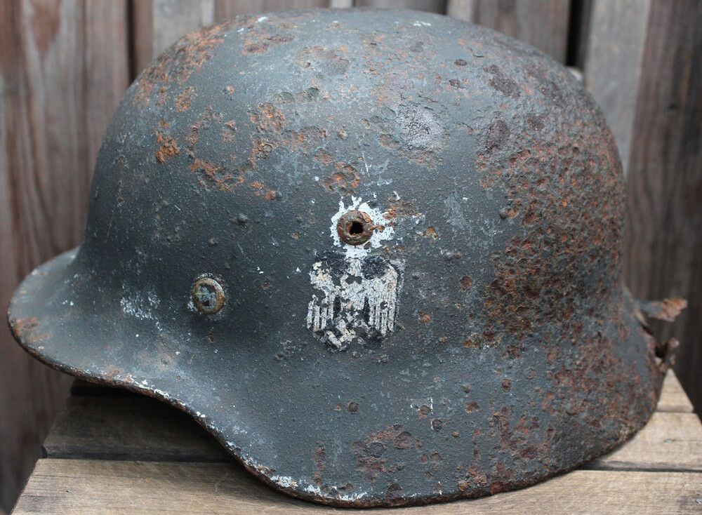 Wehrmacht helmet M35 / from Novgorod