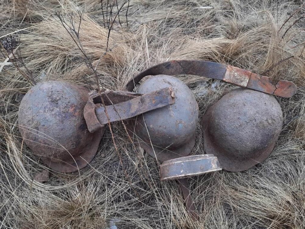 German helmet M40 / from Stalingrad 24 Pz Div