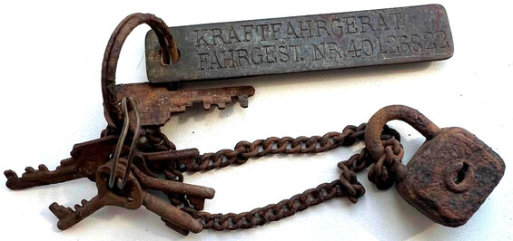 Keys with lock / from Stalingrad