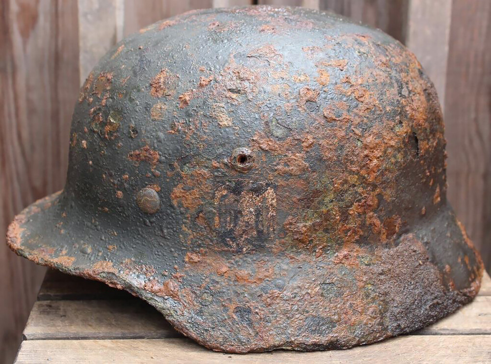 Wehrmacht helmet M35 / from Smolensk