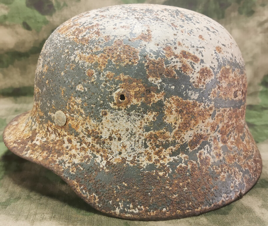 Winter camo Wehrmacht helmet M35 / from Stalingrad