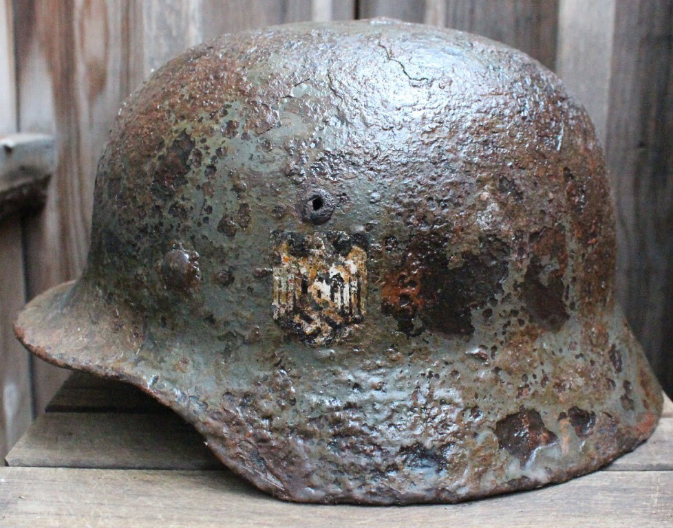 Wehrmacht helmet M35 / from Novgorod